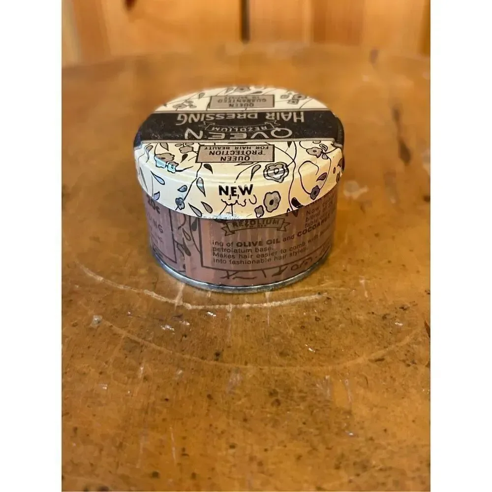 Vintage queen hairdressing tin decor (8305)